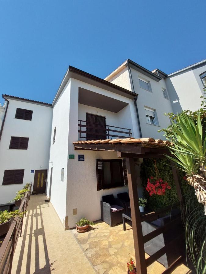 The Big Smile Apartments Pula Luaran gambar